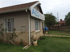 180 m² Commercial space in Mkondeni