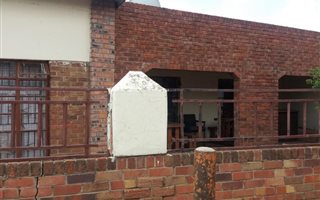 3 Bedroom House in Roodewal and surrounds