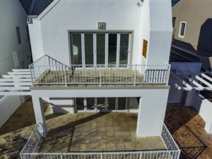 3 Bed House in Capolavoro Estate