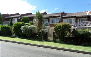3 Bedroom Townhouse in Woodmere