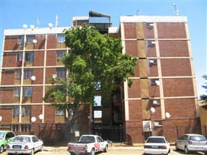 2 Bed Apartment in Pretoria West