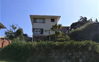 3 Bedroom House in Nahoon Beach