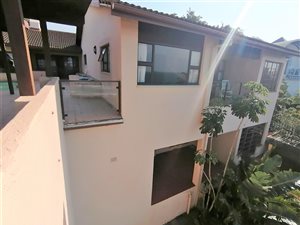 6 Bed House in Trafalgar