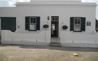 2 Bedroom House in Graaff Reinet