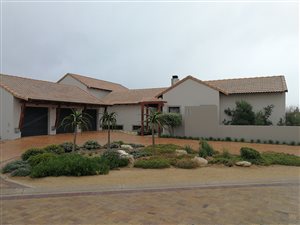 3 Bed House in Langebaan Country Estate