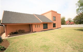 4 Bedroom House in General Alberts Park