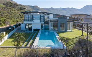 5 Bedroom House in Stonehurst Mountain Estate