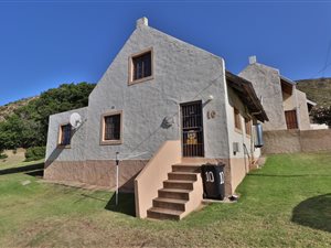 4 Bed House in Mossel Bay Central