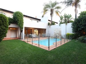 4 Bed Duplex in Strathavon