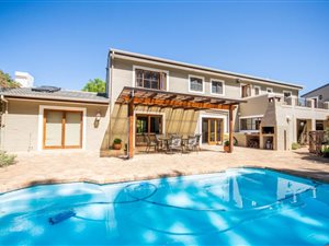 4 Bed House in Natures Valley