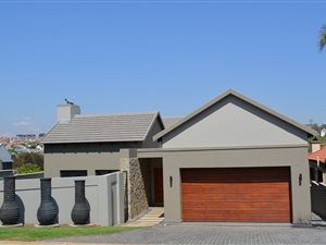 4 Bedroom House in Bronberg