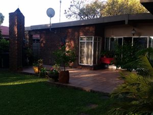 4 Bed House in LesMarais