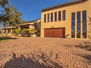 4 Bed House in Carlswald North Estate