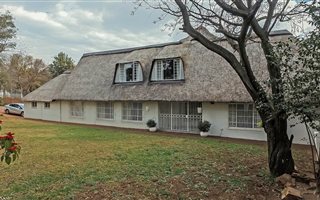 5 Bedroom House in Bryanston West