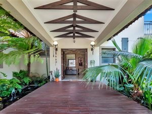4 Bed House in Ruimsig Country Estate