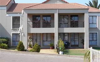 2 Bedroom Townhouse in Oakdene