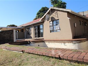 3 Bed House in Montclair