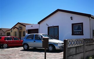 3 Bedroom House in Highbury