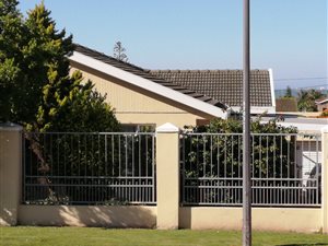 3 Bed House in Bluewater Bay