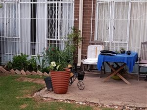 2 Bed Townhouse in Ravensklip
