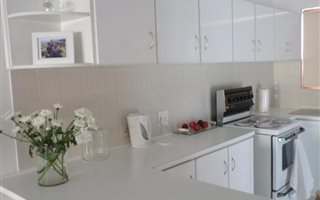2 Bedroom Apartment in Tableview