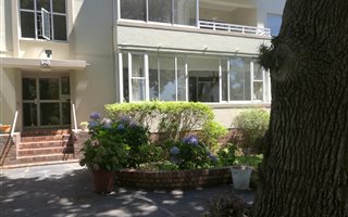 2 Bedroom Apartment in Kenilworth Upper
