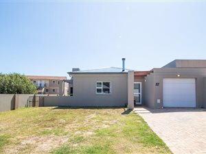 3 Bed House in Somerset West Central