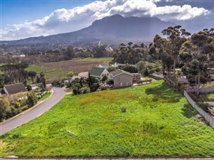 1127 m² Land available in Rome Glen