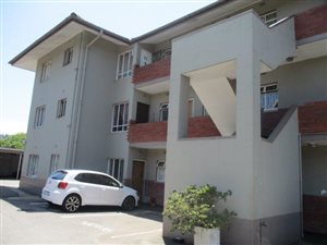 1.5 Bed Apartment in Manors