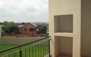 2 Bedroom Apartment in Grobler Park