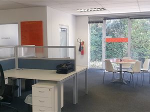 560 m² Office Space in Forest Town
