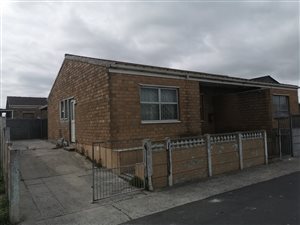 3 Bed House in Lentegeur