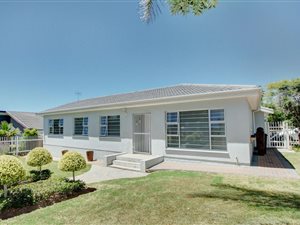4 Bed House in Stellenberg