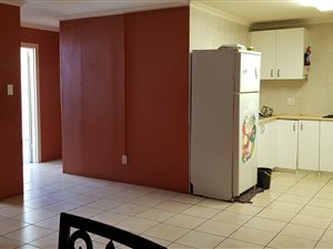 3 Bed Apartment in Parow Central