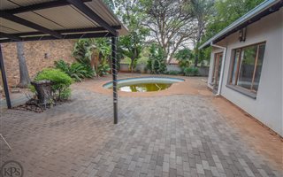 4 Bedroom House in Eldoraigne