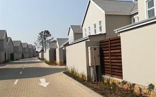 3 Bedroom Townhouse in Bryanston