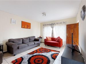 3 Bed Townhouse in Helderwyk