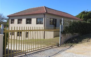 342 m² Office Space in Newton Park
