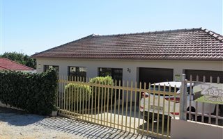 342 m² Office Space in Newton Park