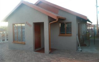 3 Bedroom House in Clayville