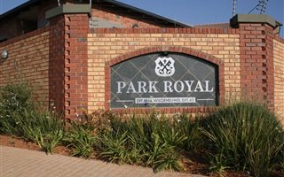 2 Bedroom Townhouse in Wilgeheuwel