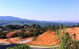 2.1 ha Land available in Victoria Country Club Estate