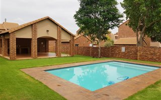 2 Bedroom Townhouse in Boardwalk Meander