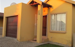 2 Bedroom Townhouse in Mohlakeng