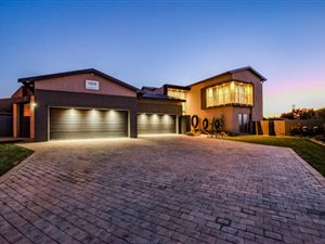 5 Bed House in Hazeldean (Silverlakes Surroundings)