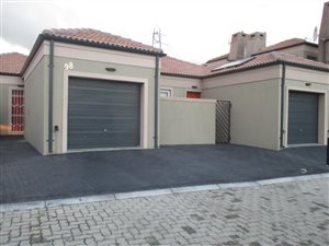2 Bed House in Brackenfell Central