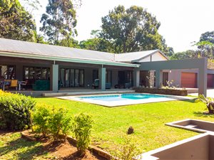 10 Bed House in Waterfall