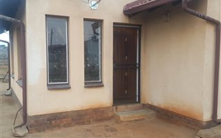 2 Bedroom House in Rabie Ridge