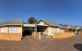 3 Bedroom Simplex in Ormonde
