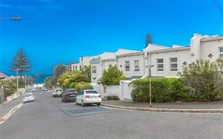 3 Bedroom Townhouse in Camps Bay